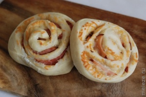 Булочки с пармезаном и окороком
